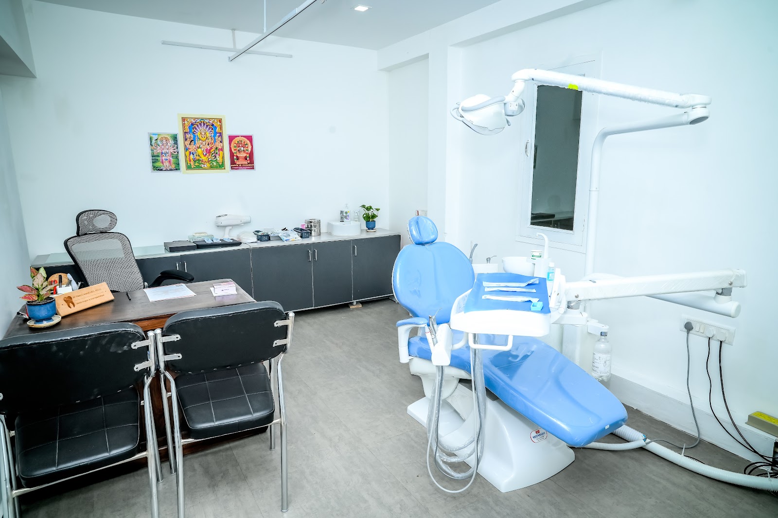 Dental treatment room at Besant Nagar branch